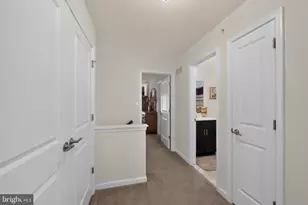 1047 Chapman Cir, Hatfield, PA 19440 - Photo 17
