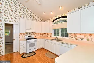2 Whitefield Dr, Lafayette Hill, PA 19444 - Photo 9