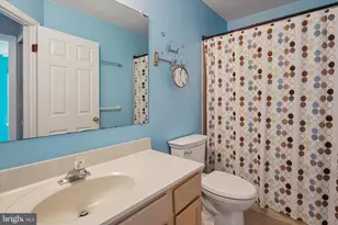 420 Pleasant Valley Dr, Conshohocken, PA 19428 - Photo 15