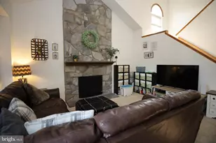 321 Wind Ripple Ct, Harleysville, PA 19438 - Photo 3