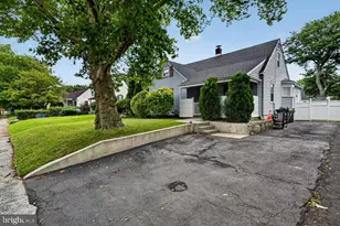 28 W County Line Rd, Hatboro, PA 19040 - Photo 1