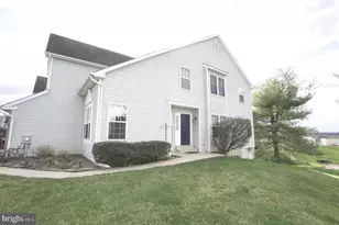 2041 Greenes Way Cir, Collegeville, PA 19426 - Photo 3