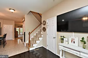 2152 Danville Dr, Pennsburg, PA 18073 - Photo 9