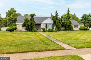 3946 Blake Rd, Huntingdon Valley, PA 19006 - Photo 3