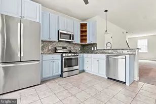 742 Cedar St, Norristown, PA 19401 - Photo 9