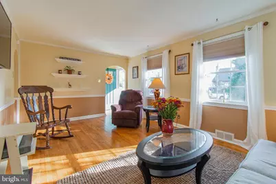 301 Central Avenue, Hatboro, PA 19040 - Photo 3