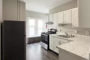 332 Chestnut St, Pottstown, PA 19464 - Photo 1