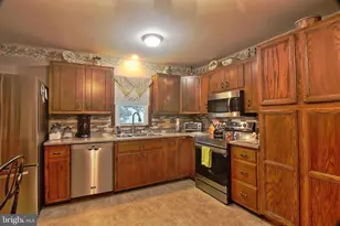 1274 Doris Dr, Pottstown, PA 19464 - Photo 3