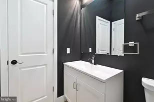 151 N York St, Pottstown, PA 19464 - Photo 9