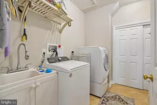1032 Burgundy Cir, Pennsburg, PA 18073 - Photo 23