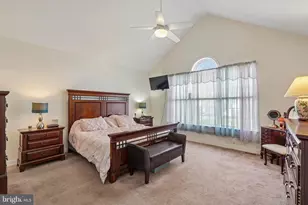 1032 Burgundy Cir, Pennsburg, PA 18073 - Photo 19