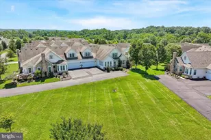 1032 Burgundy Cir, Pennsburg, PA 18073 - Photo 37