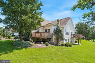 1032 Burgundy Cir, Pennsburg, PA 18073 - Photo 33