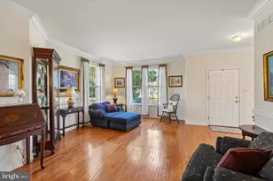 1032 Burgundy Cir, Pennsburg, PA 18073 - Photo 9