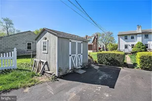 819 W 4th St, Lansdale, PA 19446 - Photo 33