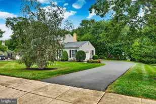 2035 Creek Way, Lansdale, PA 19446 - Photo 3