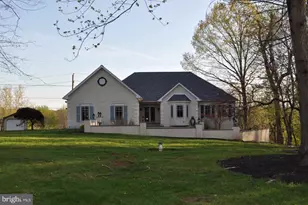 102 Waterview Dr, Eagleville, PA 19403 - Photo 1