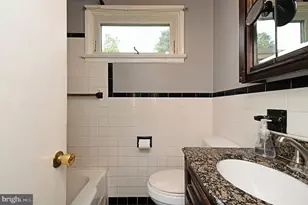 1066 Manatawny St, Pottstown, PA 19464 - Photo 13