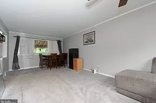 1066 Manatawny St, Pottstown, PA 19464 - Photo 11