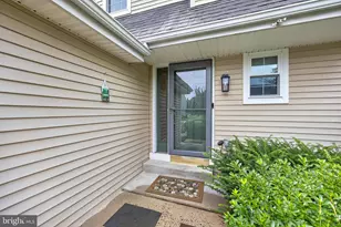 193 Azalea Cir, Royersford, PA 19468 - Photo 3
