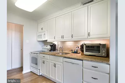 1001 City Avenue #WA-1008, Wynnewood, PA 19096 - Photo 15