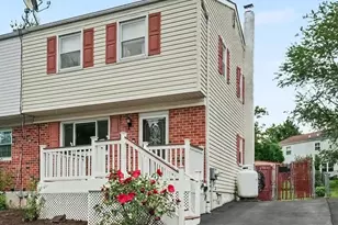 729 Holly Dr, Pottstown, PA 19464 - Photo 3