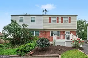 729 Holly Dr, Pottstown, PA 19464 - Photo 1