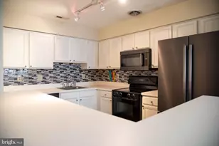 404 Colettes Ct, North Wales, PA 19454 - Photo 3