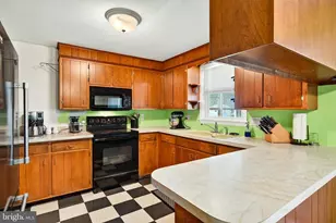 141 E Spruce St, Gilbertsville, PA 19525 - Photo 13