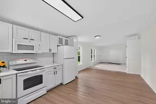 678 Walnut Ct, Red Hill, PA 18076 - Photo 7