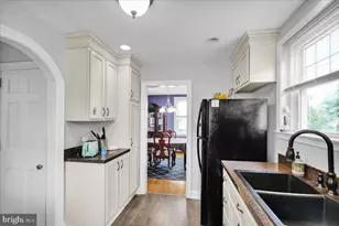 425 Pennsylvania Ave, Lansdale, PA 19446 - Photo 17
