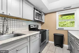 37 Shannon Dr, North Wales, PA 19454 - Photo 9