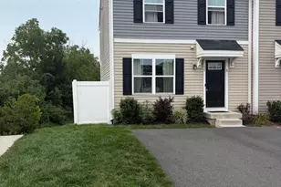 15 Castle Dr, Gilbertsville, PA 19525 - Photo 3