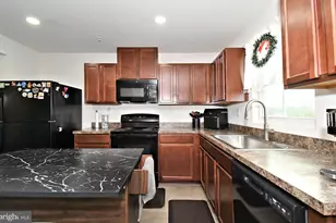 15 Castle Dr, Gilbertsville, PA 19525 - Photo 11