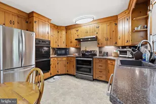 1274 Sumneytown Pike, Lansdale, PA 19446 - Photo 19