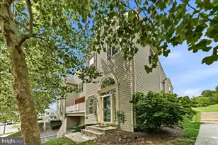 483 Stoneglen St, Collegeville, PA 19426 - Photo 3