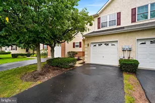 903 Carrington Dr, Red Hill, PA 18076 - Photo 1