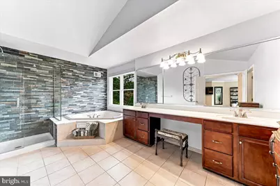 1104 Goshawk Cir, Audubon, PA 19403 - Photo 25