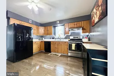 22 W 7th Street, Bridgeport, PA 19405 - Photo 9