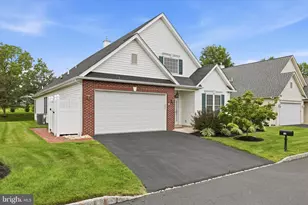 296 Westminster Ln, Souderton, PA 18964 - Photo 3