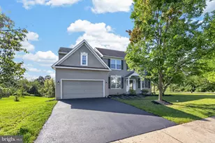 1045 Fallbrook Ln, Pottstown, PA 19464 - Photo 1