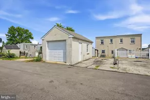 114 W 7th St, Bridgeport, PA 19405 - Photo 25