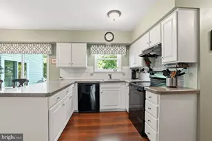 301 Grays Ln, Lansdale, PA 19446 - Photo 7