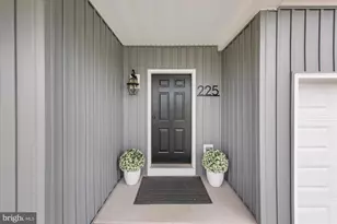 225 Cori Dr, Gilbertsville, PA 19525 - Photo 5