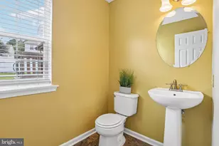1289 Meadowview Dr, Pottstown, PA 19464 - Photo 15