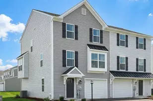 712 Fawn Way, Pennsburg, PA 18073 - Photo 1