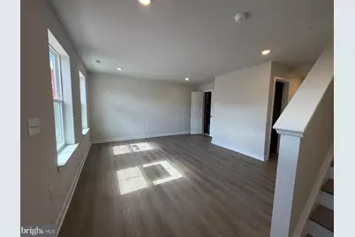 39 E Front Street, Bridgeport, PA 19405 - Photo 3