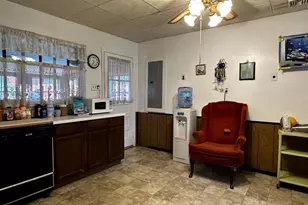 391 W King St, Pottstown, PA 19464 - Photo 9