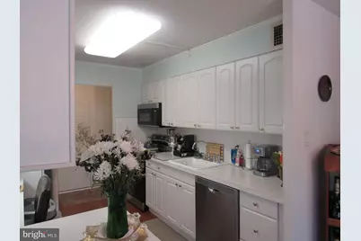 1001 City Avenue #E-209, Wynnewood, PA 19096 - Photo 5