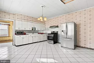 520 Mill St, Bridgeport, PA 19405 - Photo 9